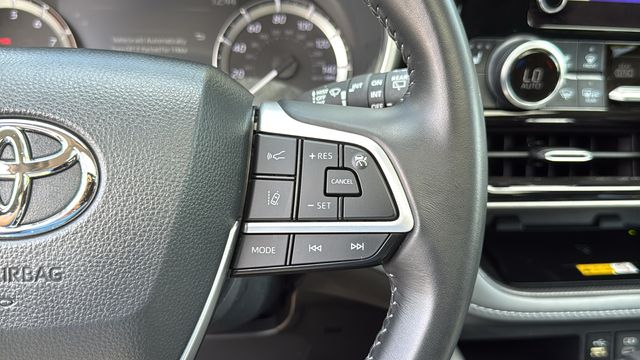 Used 2024 Toyota Highlander SUV