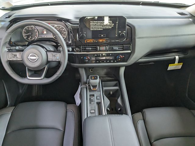 2025 Nissan Pathfinder SL photo 12