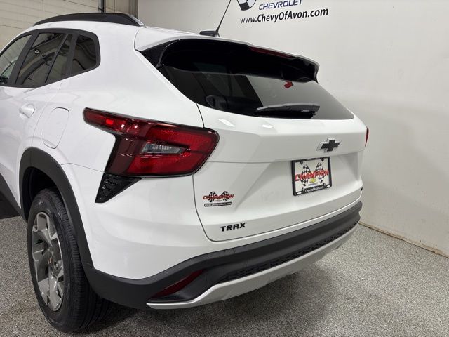2025 Chevrolet Trax LT photo
