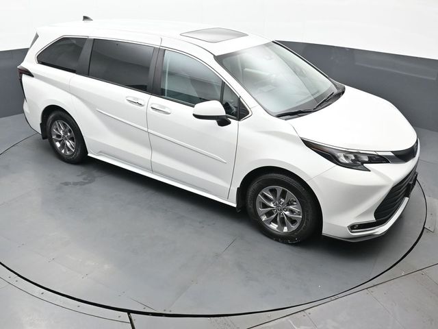 2024 Toyota Sienna XLE 45