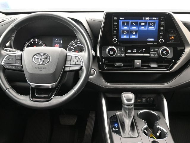 2021 Toyota Highlander LE 14