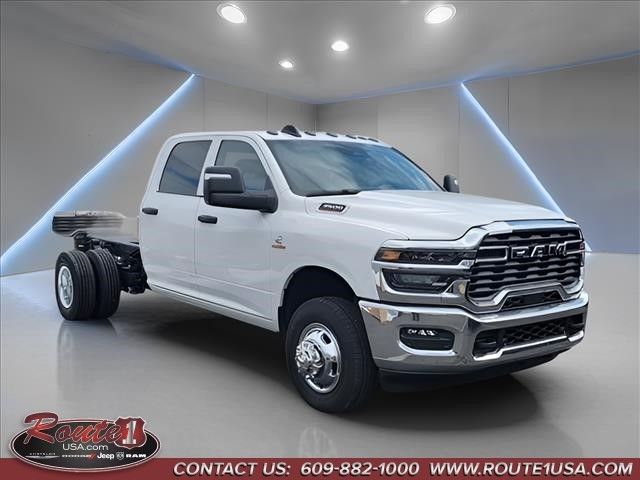 2026 RAM 3500 Chassis Tradesman Crew Cab LB DRW 4WD