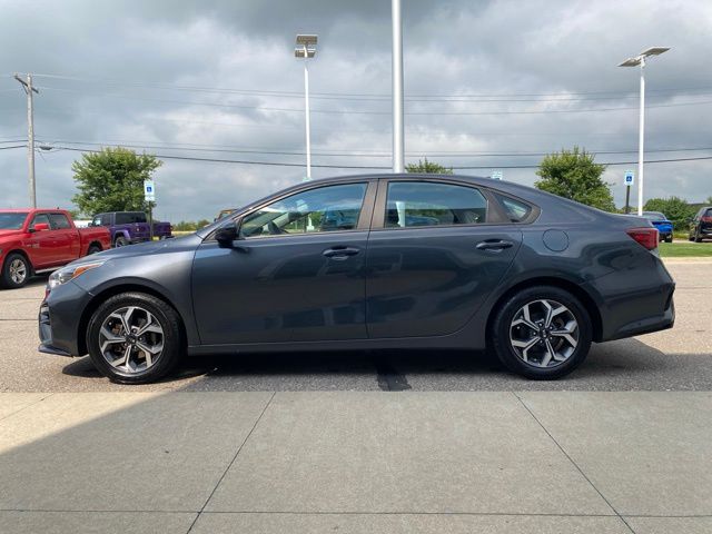 2019 Kia Forte LXS - Grey exterior view 8