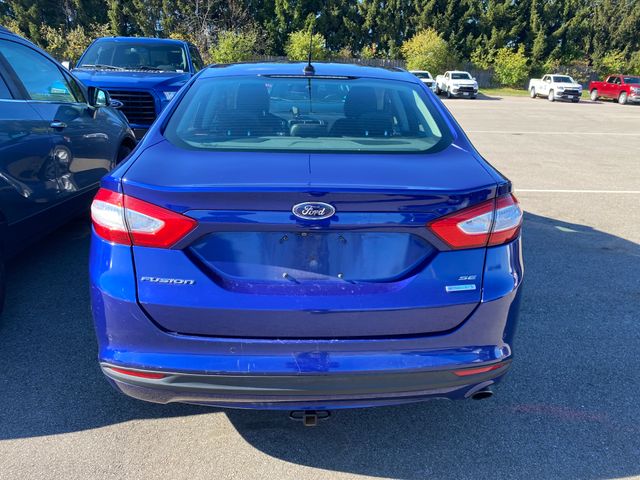 2016 Ford Fusion SE 10