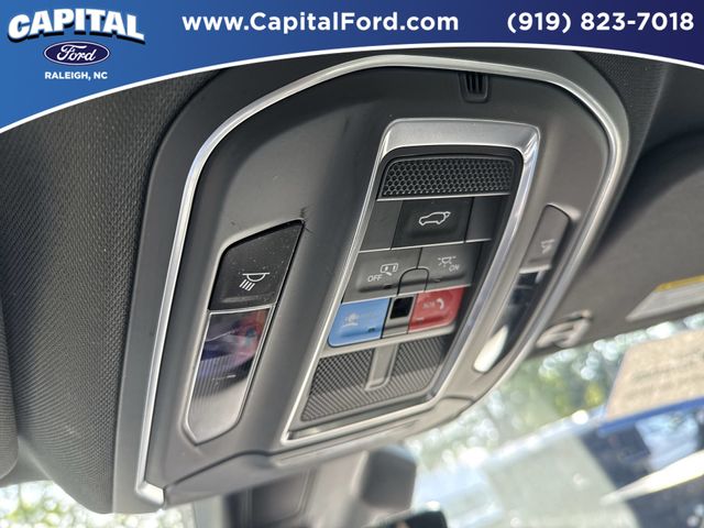 Used 2022 White Jeep Series III image 32