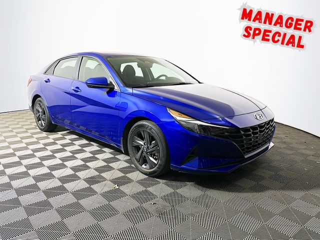 Intense Blue 2022 Hyundai Elantra SEL FWD Sedan Front-Wheel Drive Continuously Variable Transmission