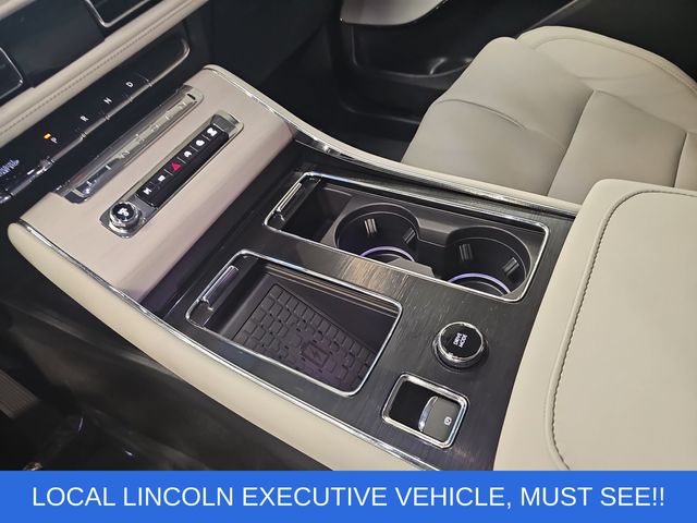 Used 2025 Blue Lincoln Reserve image 26