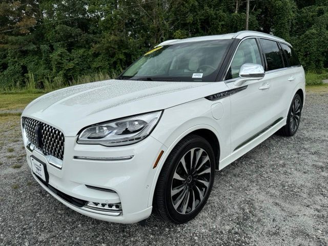 Used 2020 White Lincoln Black Label Grand Touring image 3