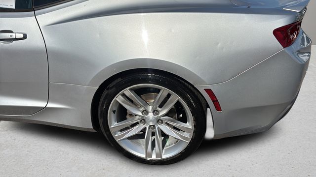 Used 2018 Silver Chevrolet 1LT image 36