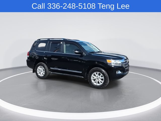 Used 2017  Toyota Base image 2