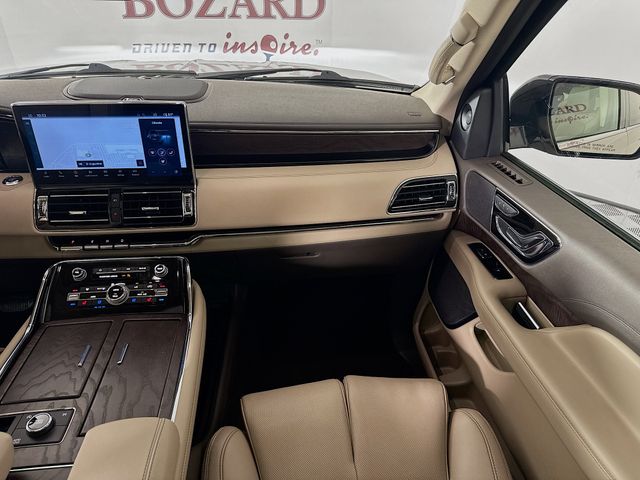2024 Ceramic Pearl Metallic Tri-Coat Lincoln Navigator Premiere 4X4 SUV