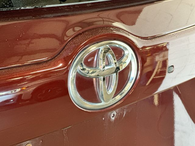 2019 Toyota Highlander XLE Red at Subaru and VW of Moon Township