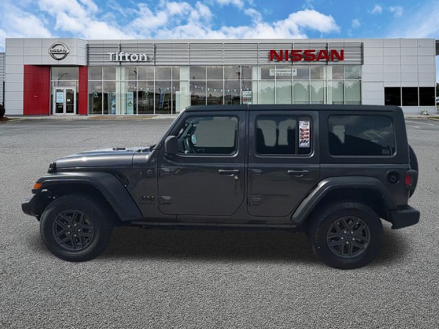 Used 2025 Jeep Wrangler SUV
