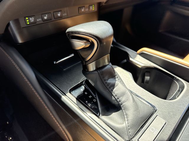 2023 Lexus ES - $38,998