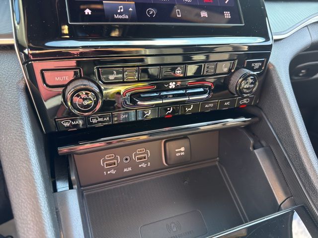 New 2025 Black Jeep Altitude X image 19