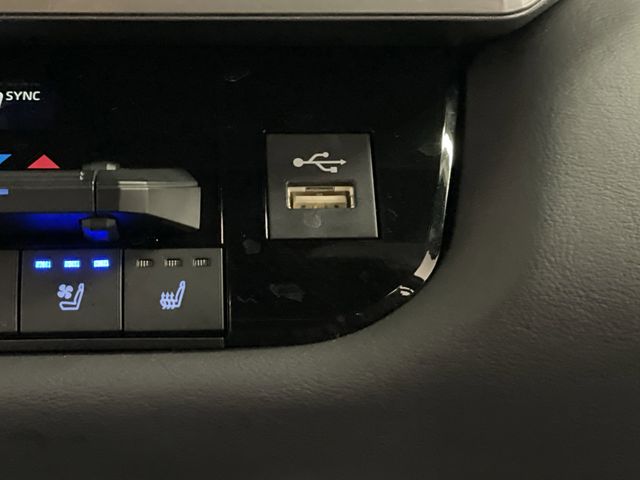2022 Toyota Tundra Hybrid Platinum photo