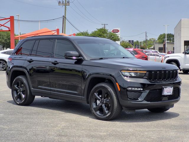 Diamond Black Crystal Pearlcoat 2024 Jeep Grand Cherokee SUV / Crossover Four-Wheel Drive 8-Speed Automatic