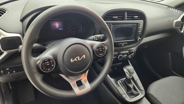 2022 Kia Soul LX White at Gullo Toyota