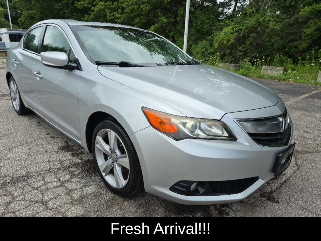 2013 Acura ILX 2.0L FWD with Premium Package