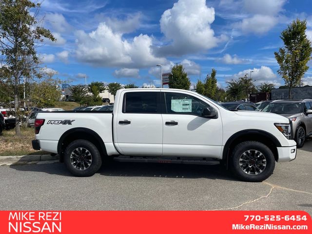 2024 Nissan Titan PRO-4X 2