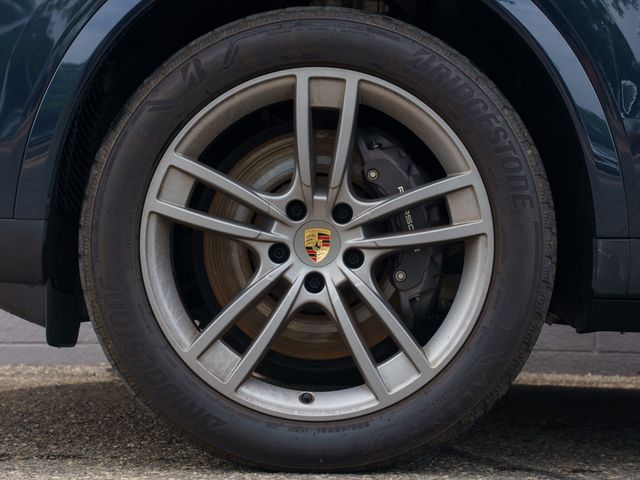 Certified Used 2024 Blue Porsche  image 12