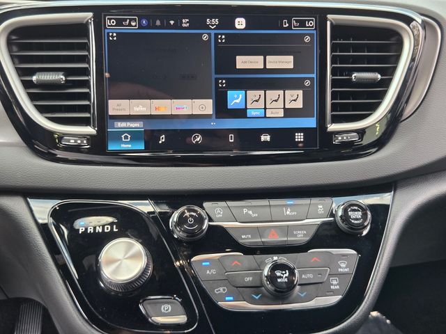 Used 2026 Chrysler Pacifica Van