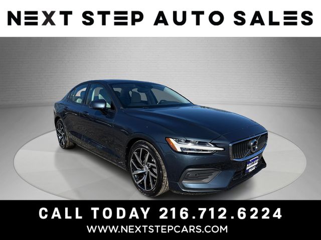 2020 Volvo S60 T6 Momentum AWD