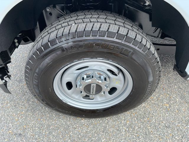 New 2026 Oxford White Ford F-250® XL image 7