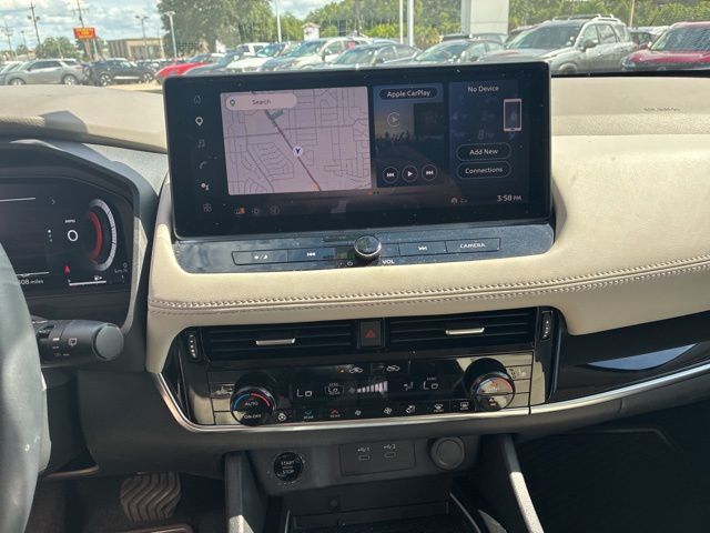 2024 Nissan Rogue SL White at Royal Nissan