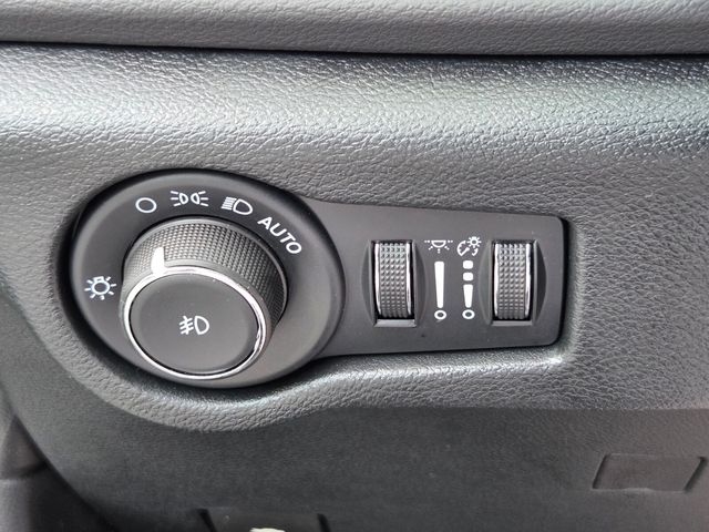 Used 2026 Chrysler Pacifica Van