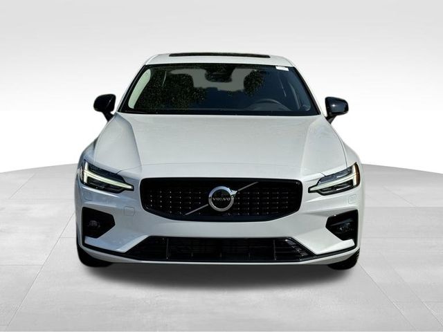 2024 Volvo S60 B5 Core Dark Theme 7