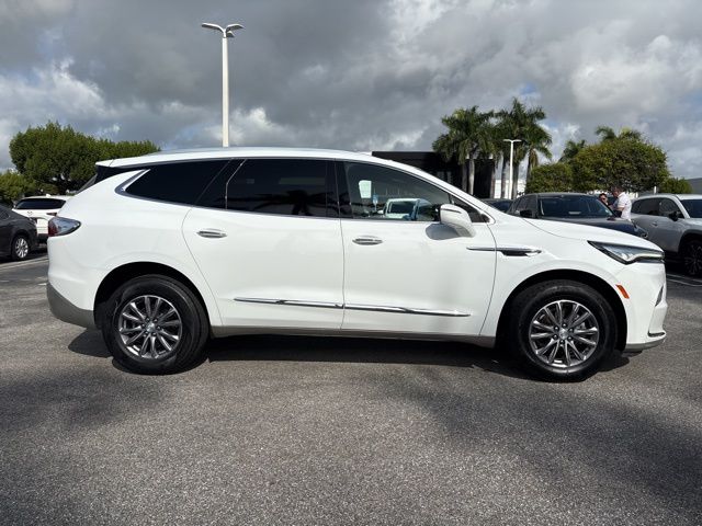 2022 Buick Enclave Essence 6