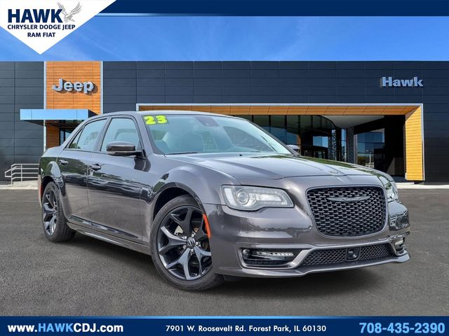 2023 Chrysler 300 Touring L RWD