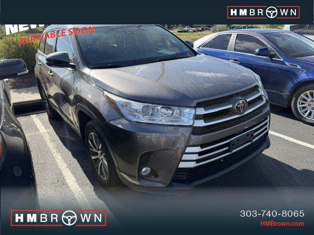Predawn Gray Mica 2018 Toyota Highlander SUV / Crossover All-Wheel Drive 8-Speed Automatic