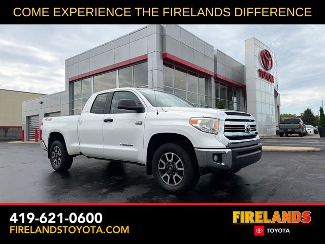 Super White 2016 Toyota Tundra Pickup Truck Four-Wheel Drive 6-Speed Automatic Overdrive