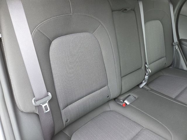 Used 2023 White Hyundai SEL image 25