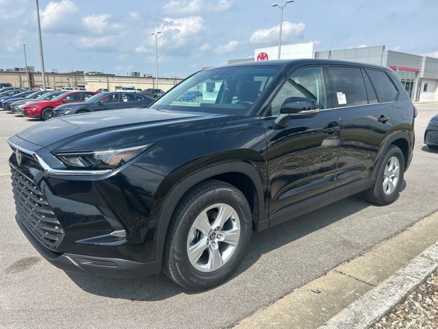 Midnight Black Metallic 2026 Toyota Grand Highlander LE AWD SUV / Crossover All-Wheel Drive 8-Speed Automatic