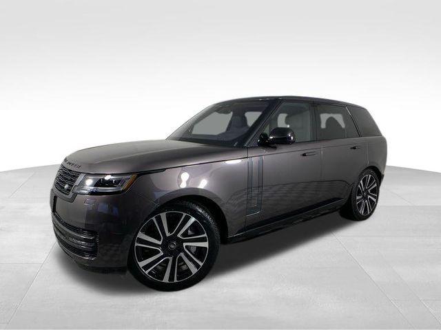 2023 Land Rover Range Rover SE 2