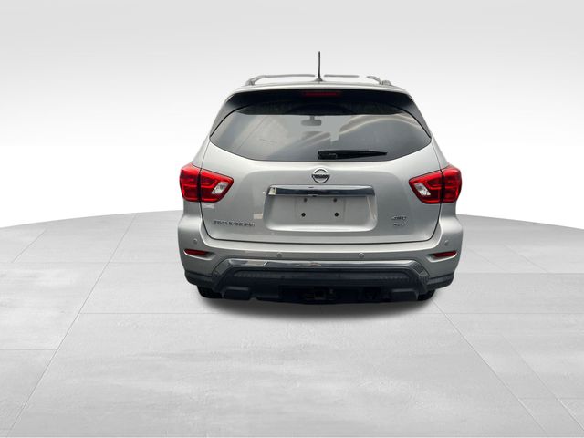 2018 Brilliant Silver Metallic Nissan Pathfinder SV 4X4 SUV