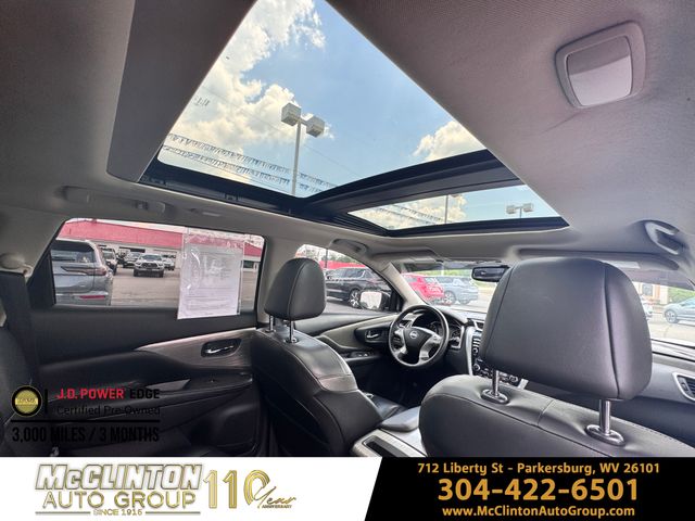 2018 White Nissan Murano SL AWD SUV