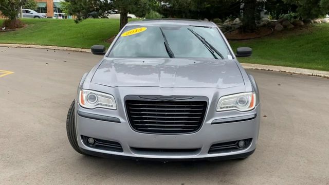 2013 Chrysler 300 Base 3