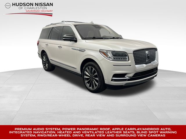 2018 White Platinum Lincoln Navigator Select SUV