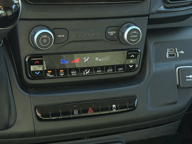 Used 2025 White Ram Base image 12