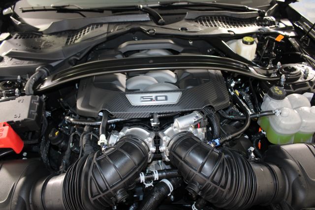 2024 Ford Mustang GT Premium photo