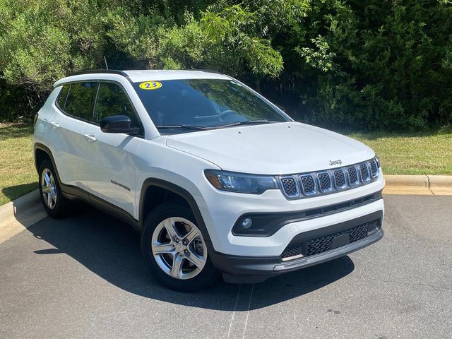 Bright White Clearcoat 2023 Jeep Compass SUV / Crossover Four-Wheel Drive 8-Speed Automatic