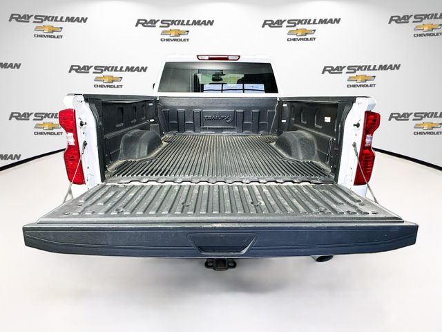 Used 2025 White Chevrolet LT image 26
