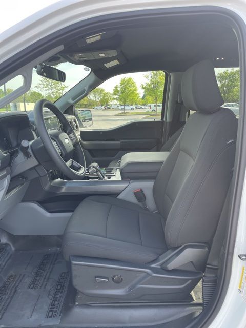 2025 Ford F-150 Lightning Pro