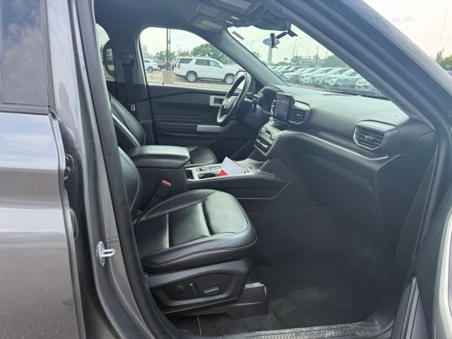 2022 Carbonized Gray Metallic Ford Explorer XLT 4X4 SUV