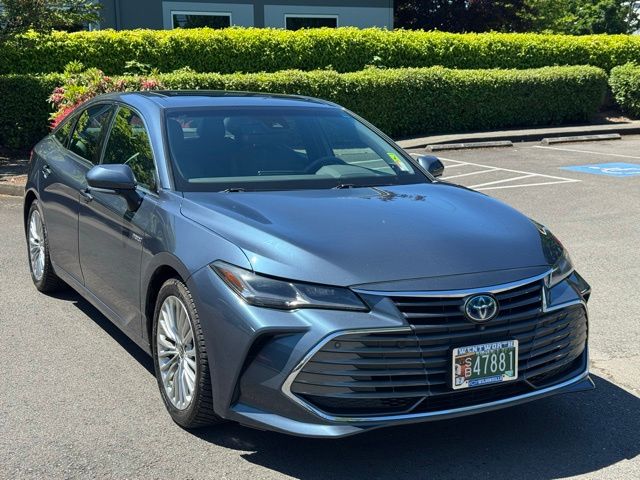 2021 Toyota Avalon Hybrid Limited FWD
