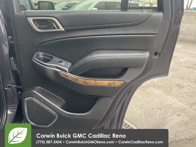 2016 GMC Yukon Denali 27